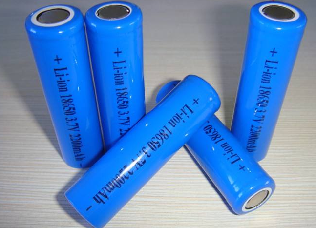 12V 太阳能电池维护技巧